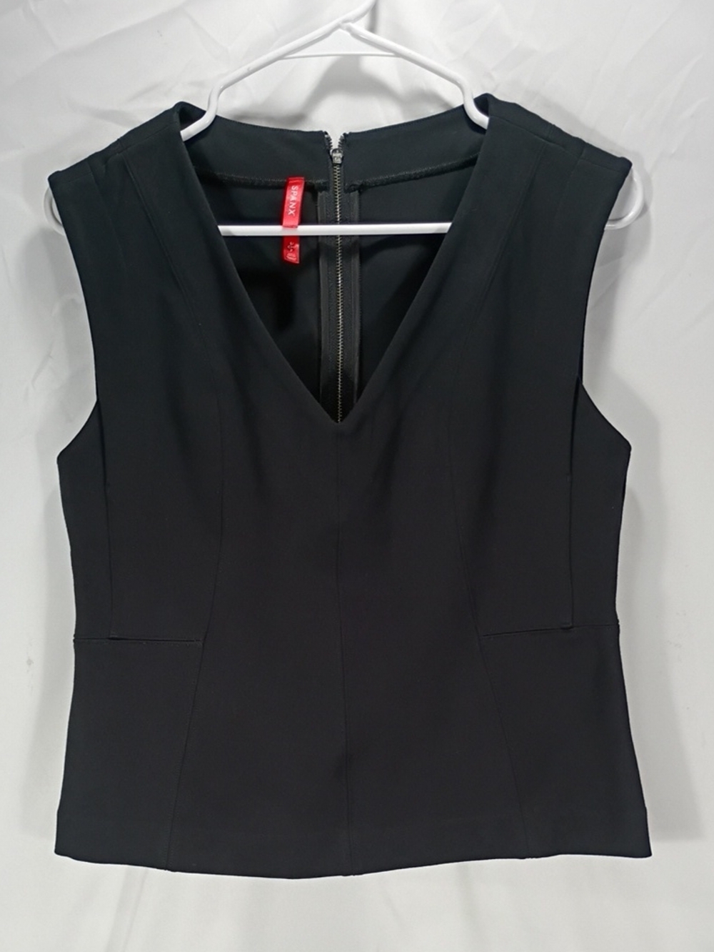 EUC Spanx The Perfect Ponte Seamed V-Neck Sleeveless Top Size Small
